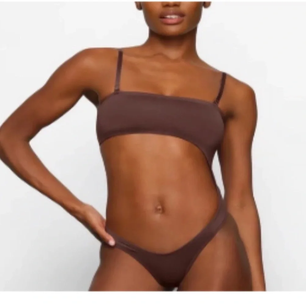 NWT SKIMS‎ STRAPLESS ONE PIECE MONOKINI